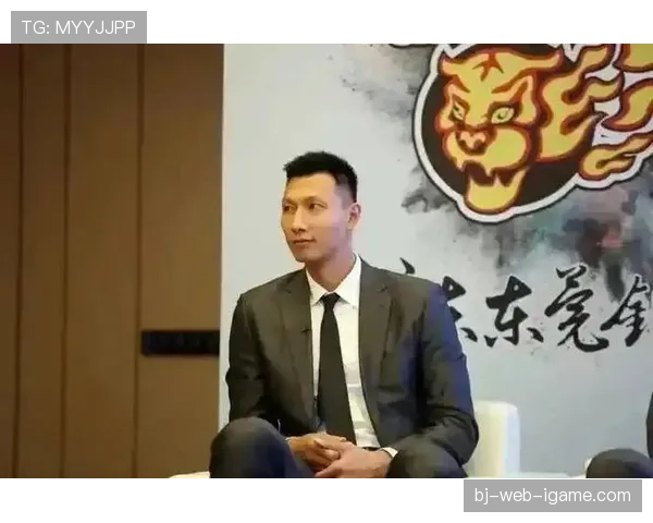 易建联家里那些豪车刚好够开派对了，真人和赛场上判若两人啊